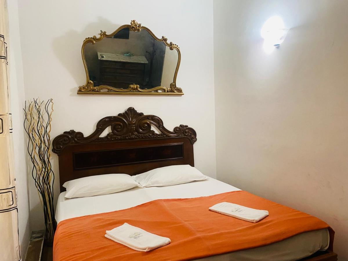 Roman Place Bagian luar foto