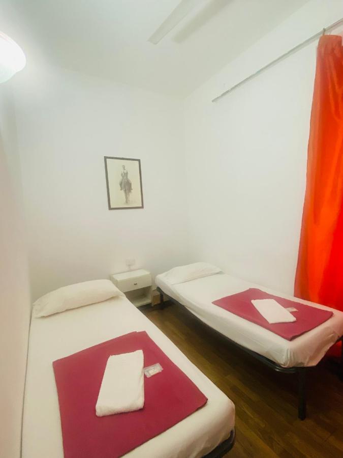 Roman Place Bagian luar foto